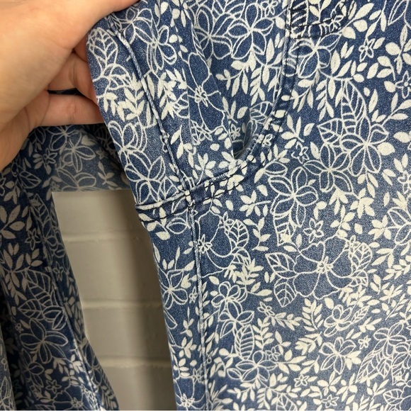 Altar’d State Blue Floral Flare Bell Bottom Jeans Size 27 - Picture 10 of 14
